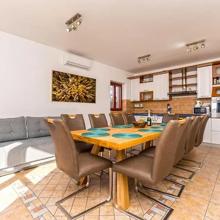 Slavica Holiday home Sveti Filip i Jakov
