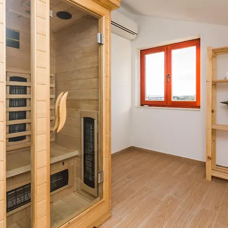 Slavica Tatil Evi *
