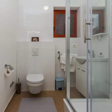 Slavica Tatil Evi Sveti Filip i Jakov
