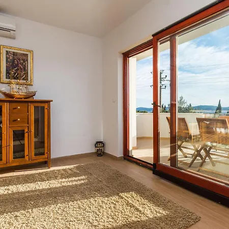 Slavica Tatil Evi Sveti Filip i Jakov