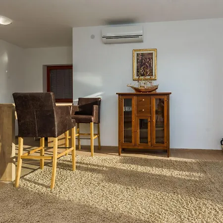 Slavica Tatil Evi *